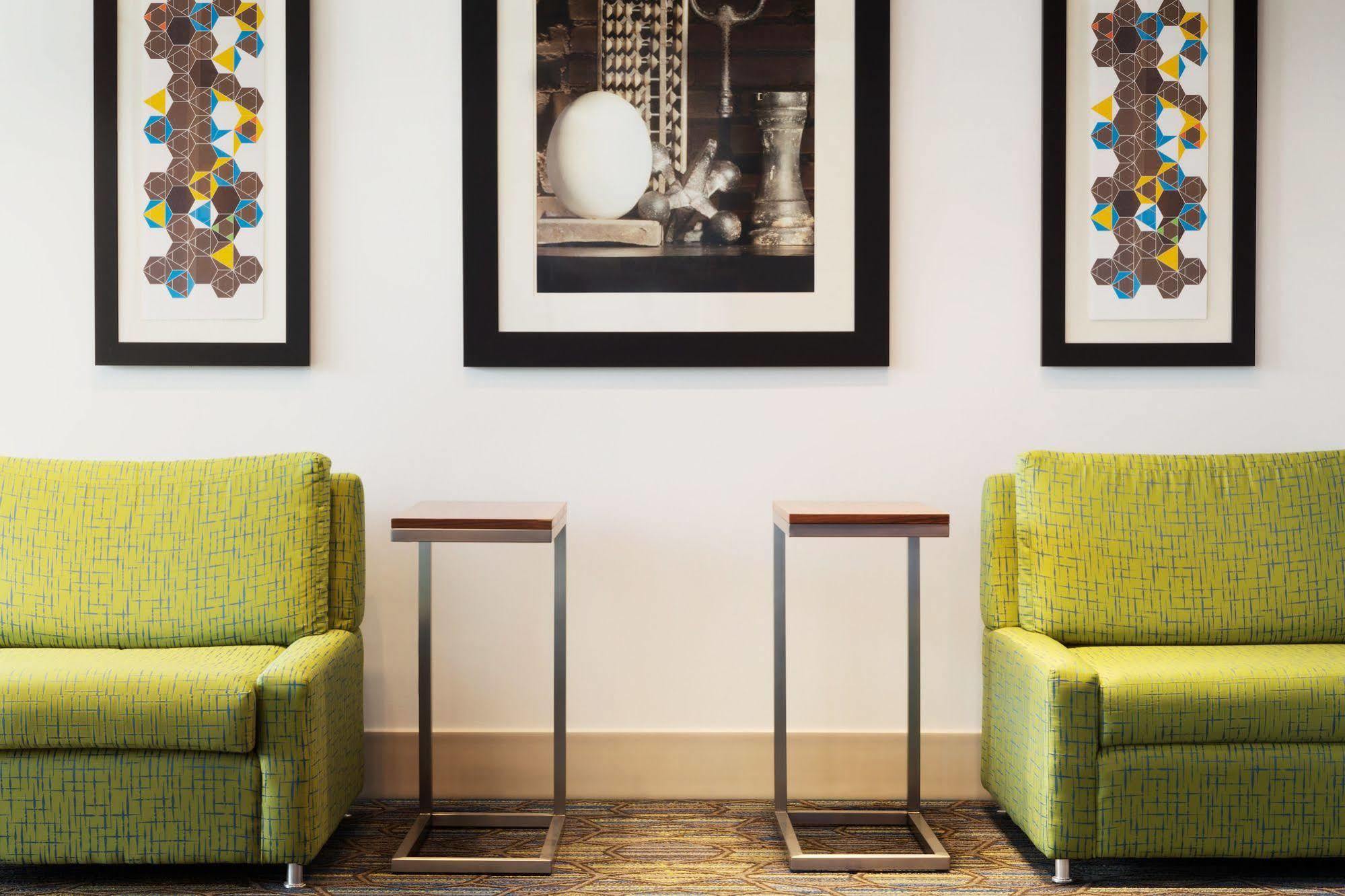 Holiday Inn Express & Suites - Columbus Airport East By Ihg Eksteriør billede
